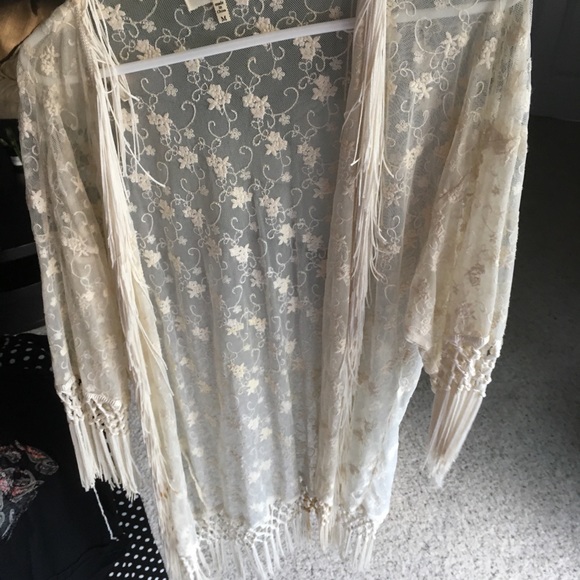 White lace sweater - Picture 2 of 3